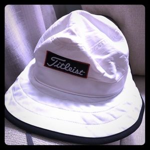 Titleist golf bucket hat